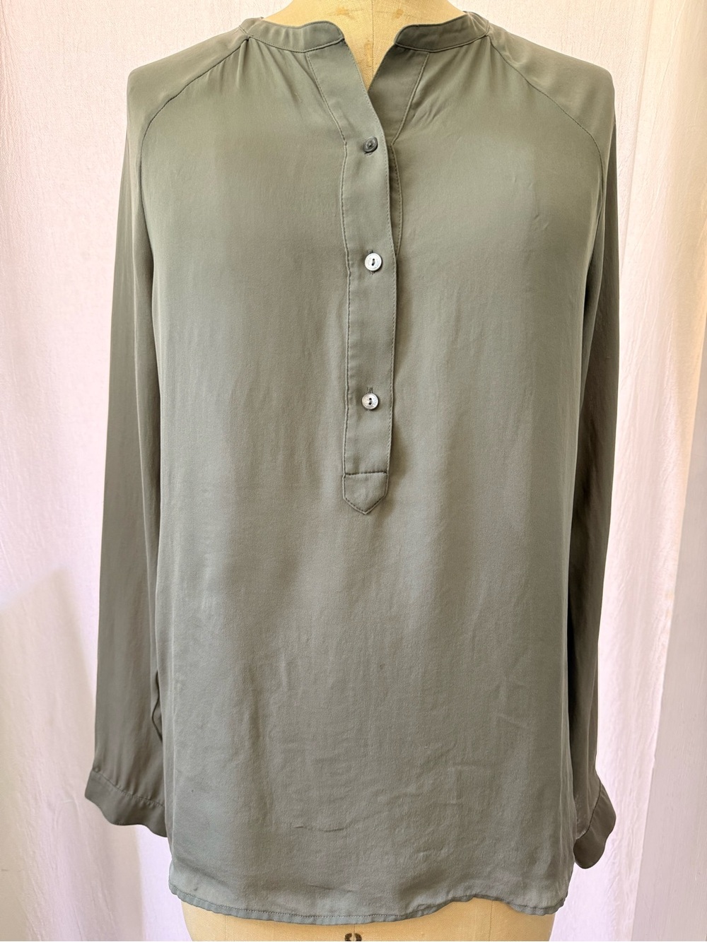 Vince, 100% Silk Blouse, sz S